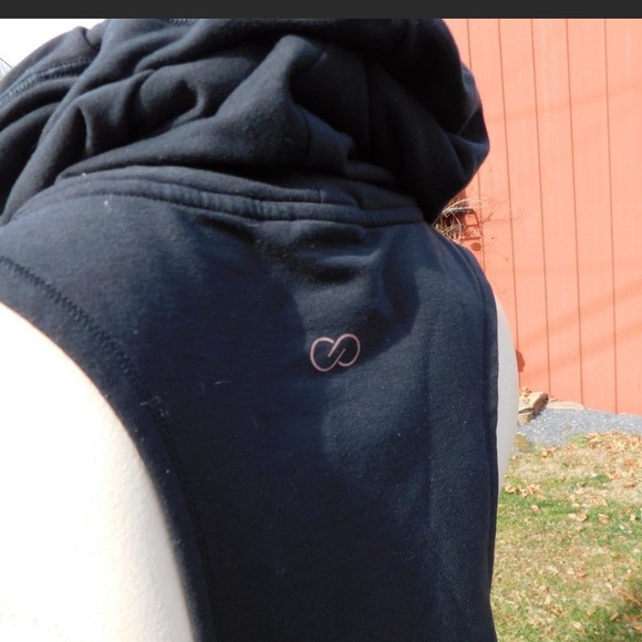 🖤Calia by Carrie Underwood Hooded Tank - Picture 2 of 5